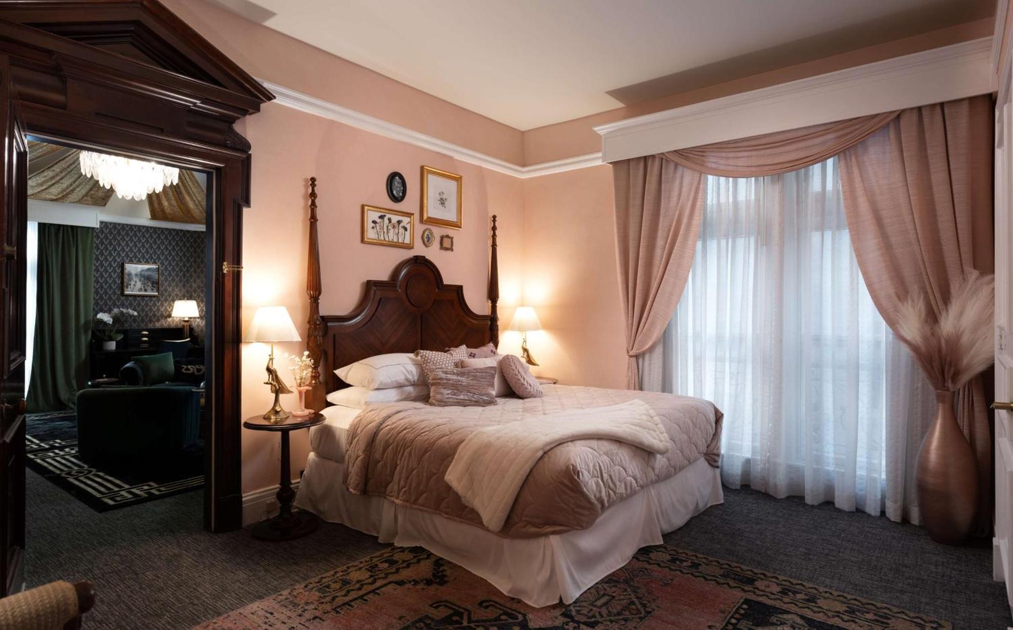 Gatsby Suite King Bedroom,1662983913:JPEG