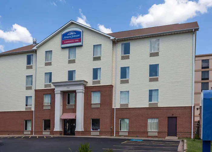 Pet Friendly hotel: Howard Johnson By Wyndham Airport