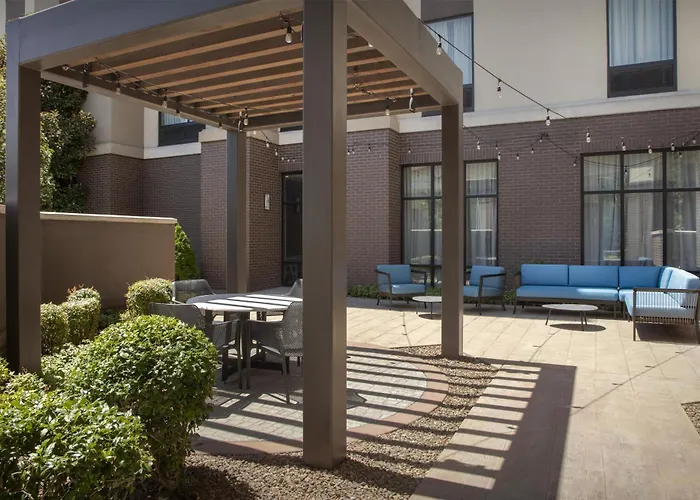 Hampton Inn East Hurstbourne